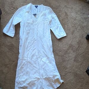 White Nightgown And Robe Set